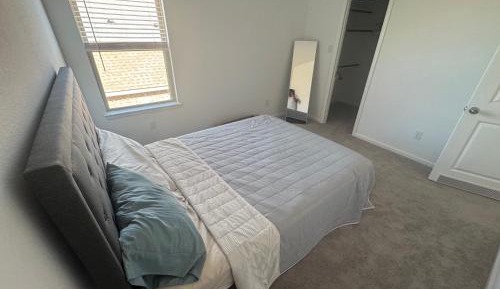 Single Room with Shared Bathroom