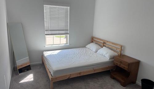 Single Room with Shared Bathroom