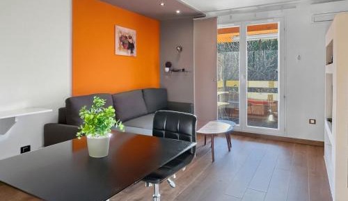 One-Bedroom Apartment with Balcony