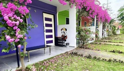 Family Room with Garden View