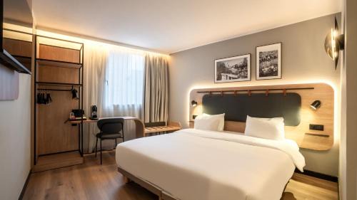 Superior Room - 1 King Bed