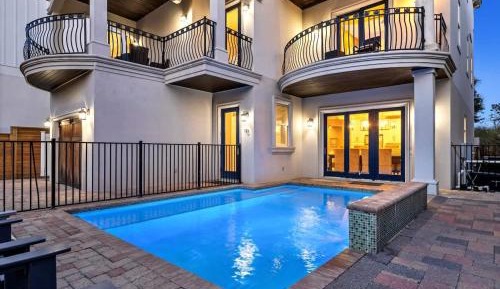 Eleven-Bedroom Holiday home