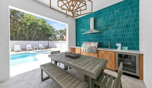 Eight-Bedroom Holiday Home