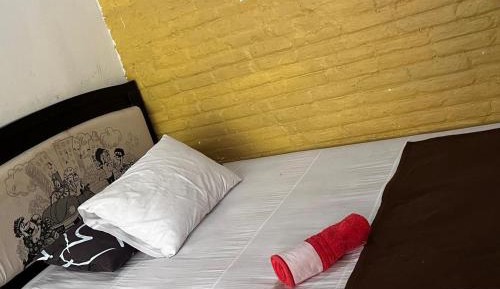 Single Room with Private Bathroom