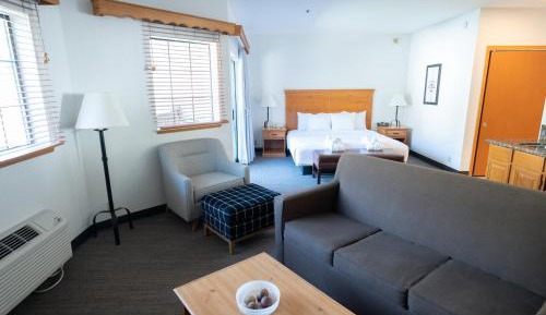 Accessible Grand Fireplace View King