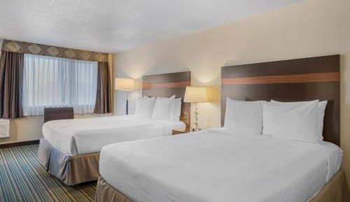 Queen Room with Two Queen Beds - Non-Smoking