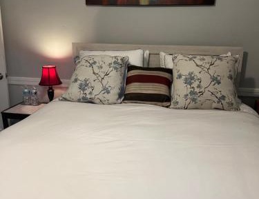 Deluxe Queen Suite