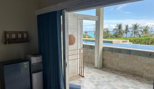Family Room with Side Sea View