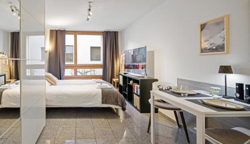 Studio Apartment with One Double Bed