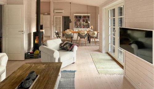 Three-Bedroom Vacation Home 