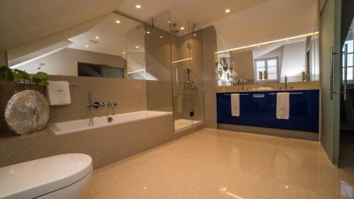 Luxury Suite