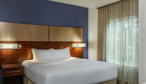 One-Bedroom King Suite