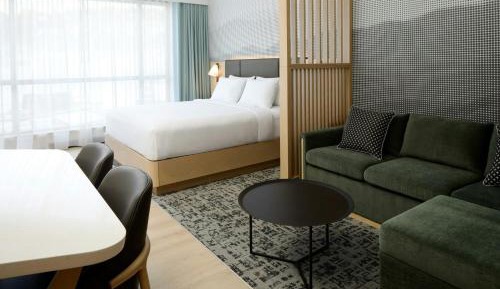 King Studio with Sofa Bed