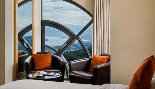  Junior Suite with Alps and Lake View