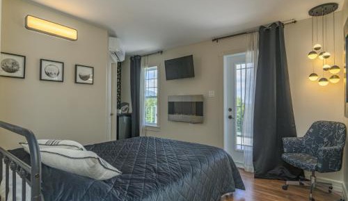 Queen Room with Balcony