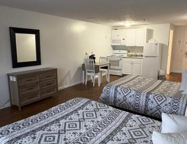 Deluxe Room with Balcony and Full Kitchen