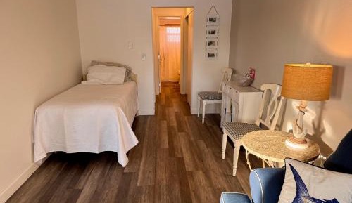 Deluxe One-Bedroom Apartment with Harbor View