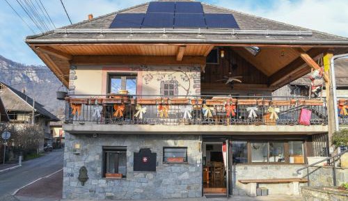 Apartment with Shower