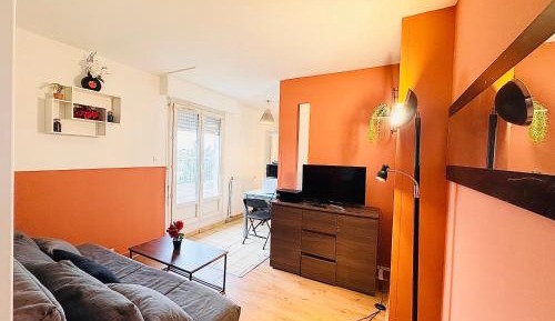One-Bedroom Apartment with Terrace