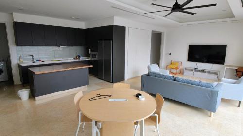 Three-Bedroom Standard Apartment
