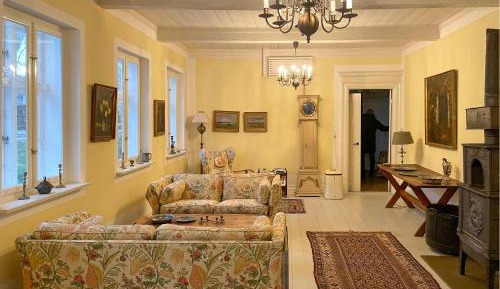 Six-Bedroom Holiday Home