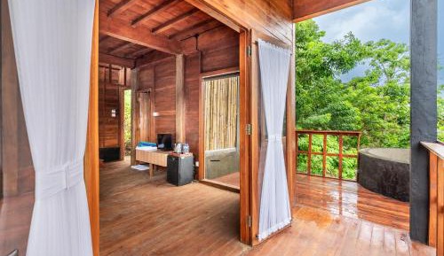 Suite with Hot Tub