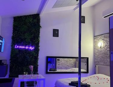 Queen Studio