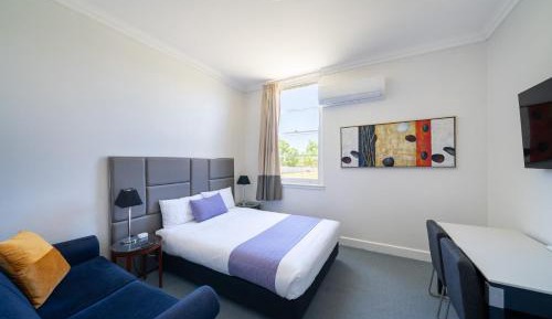 Queen Room with En Suite