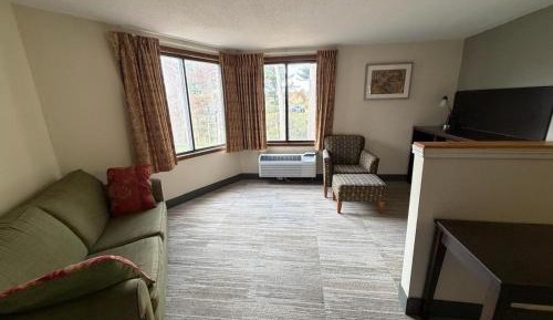 King Suite with Sofa Bed - Non-Smoking