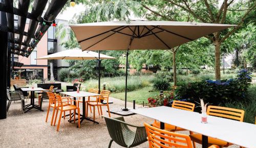 One-Bedroom Apartment with Terrace