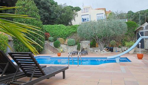 Apartment with Pool View 
