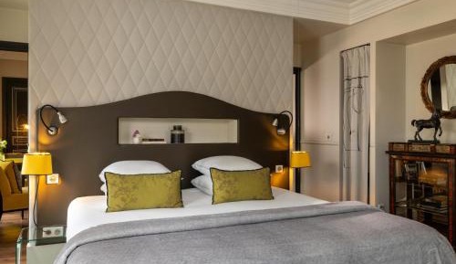 Suite with Opera View and Balcony