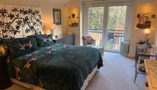 Deluxe Double Room with Shower