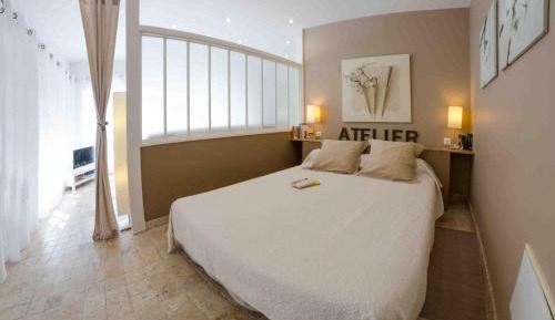 Superior Apartment with Pool View