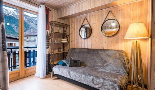 Superior One-Bedroom Apartment with Balcony