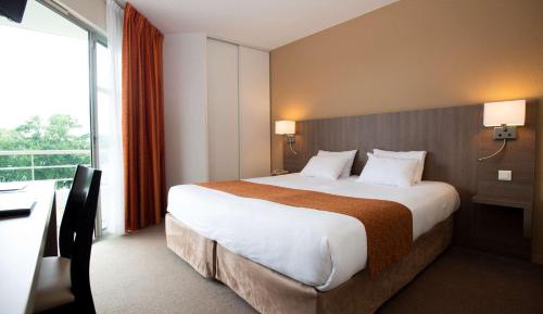 Standard Twin Room with Balcony