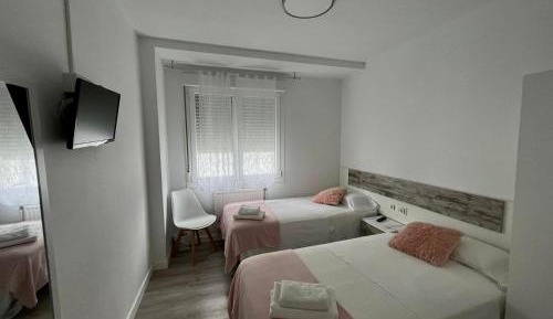 Standard Twin Room with Shared Bathroom