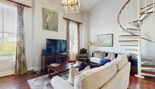 One Bedroom Apartment