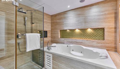 Four-Bedroom Luxury Apartment