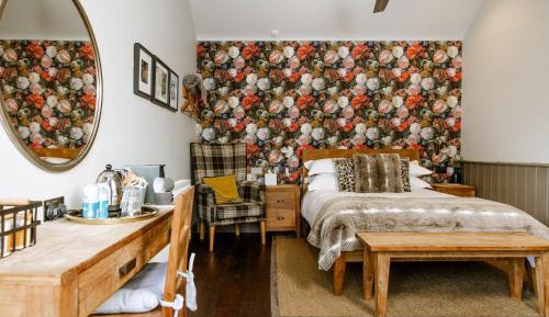 Double Room with Private Bathroom