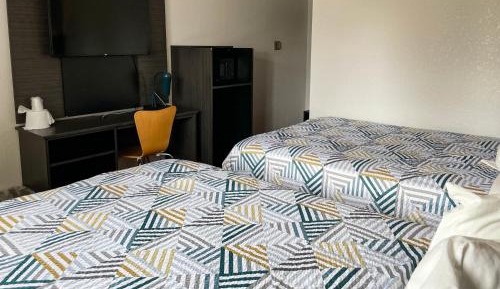 1 King Bed | Non-Smoking, Micfridge