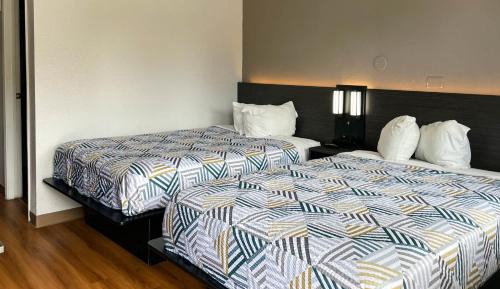 2 Full Beds | Non-Smoking