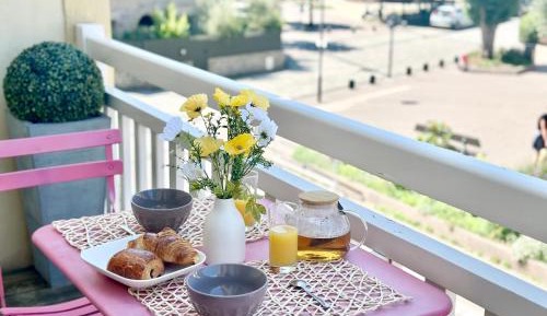  One-Bedroom Apartment (2 Adults + 2 Children) 