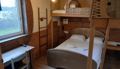 Family Room (2 Adults + 2 Children)