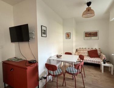 Three-Bedroom Apartment with Balcony