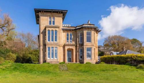 Three-Bedroom Apartment with Sea View