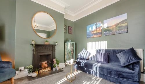 Seven-Bedroom Holiday Home