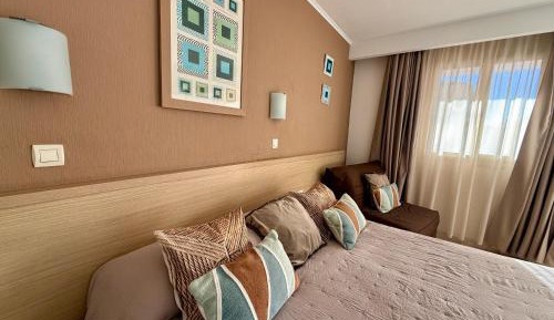 Superior Double Room with Pool View