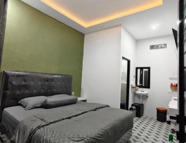 Deluxe Double Room (2 Adults + 1 Child)