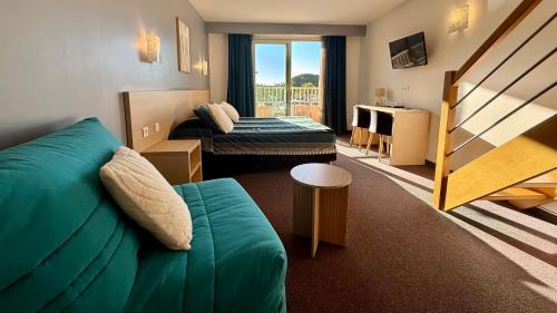 Duplex Suite - 2 Adults + 2 Children under 16 years old